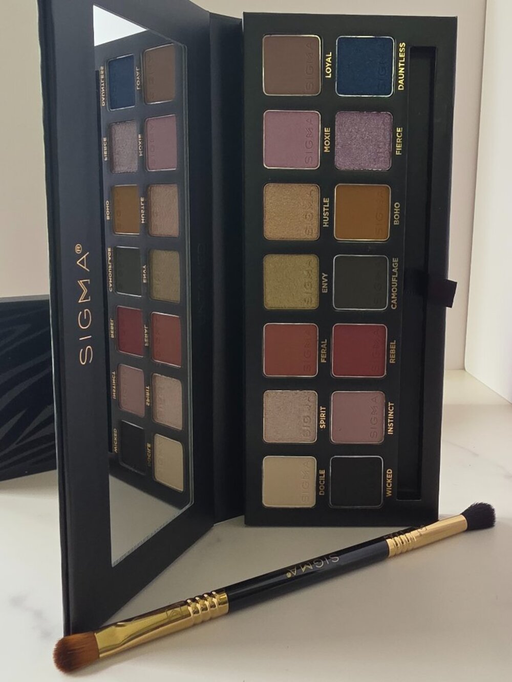 NEW SIGMA UNTAMED EYESHADOW PALETTE